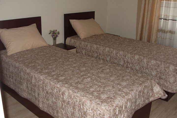 Room 2 of 55