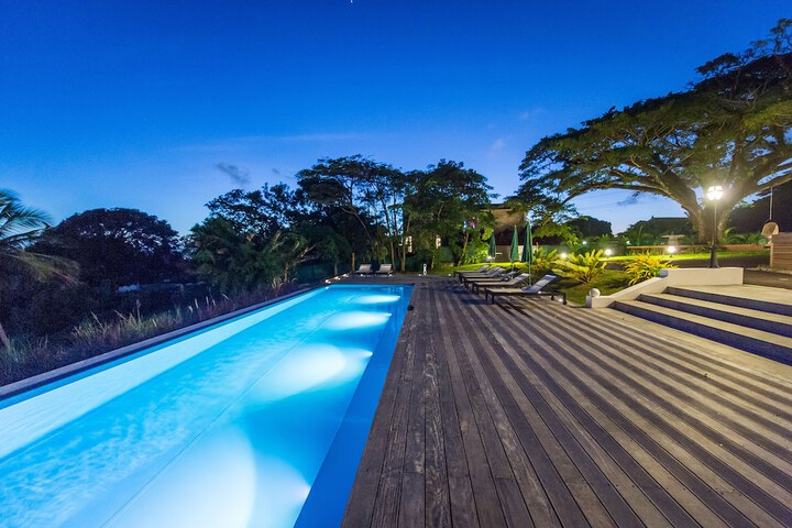 Pool 49 of 72