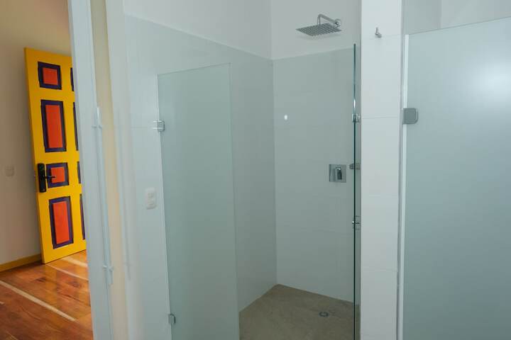 Room 76 of 103