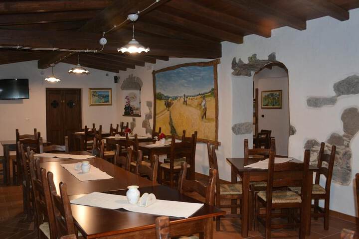 Dining 42 of 59