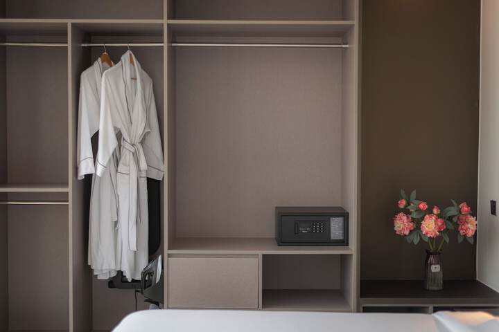 Room 41 of 79
