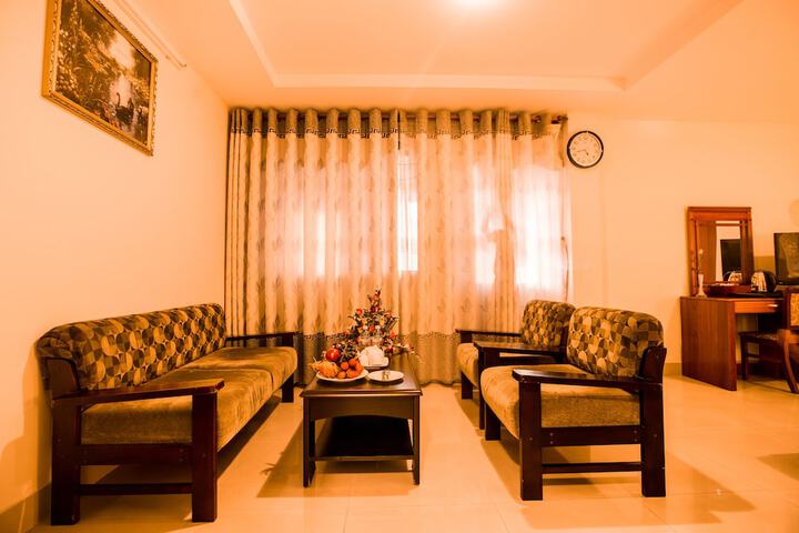 Room 12 of 27
