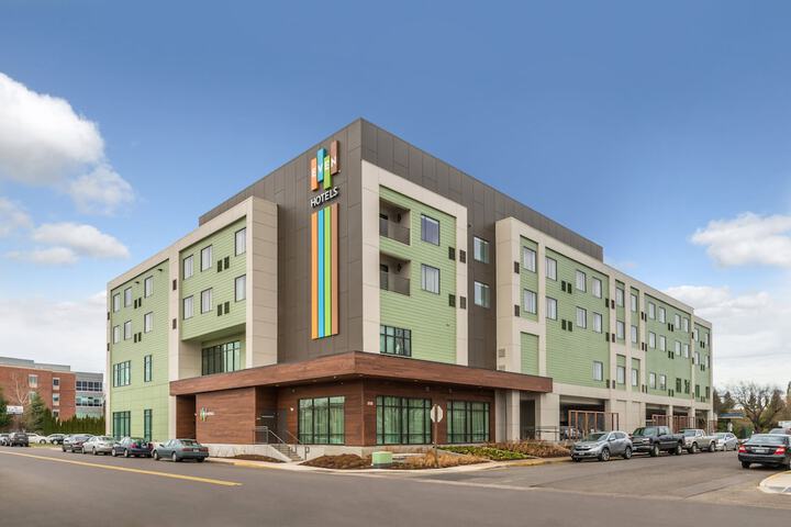 Hotel 76 of 79