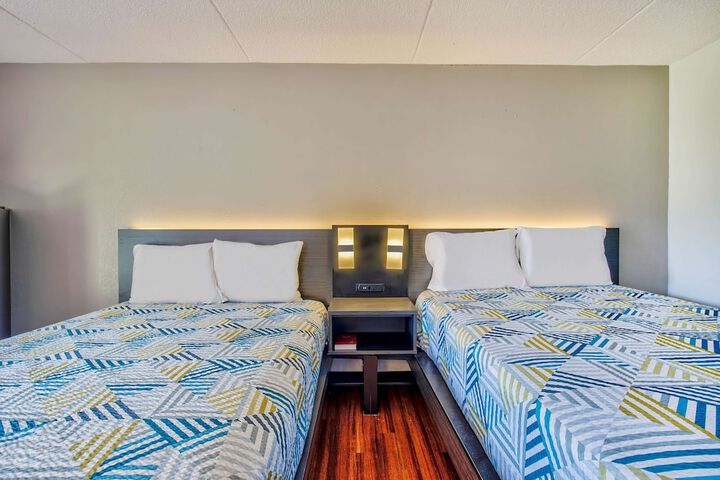 2 Double Beds (5 of 7)