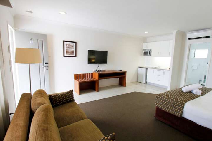 Room 15 of 38
