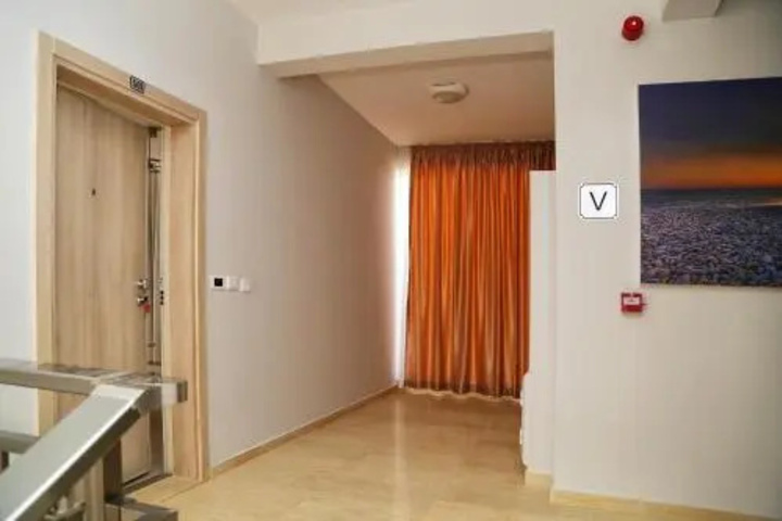 Room 16 of 35