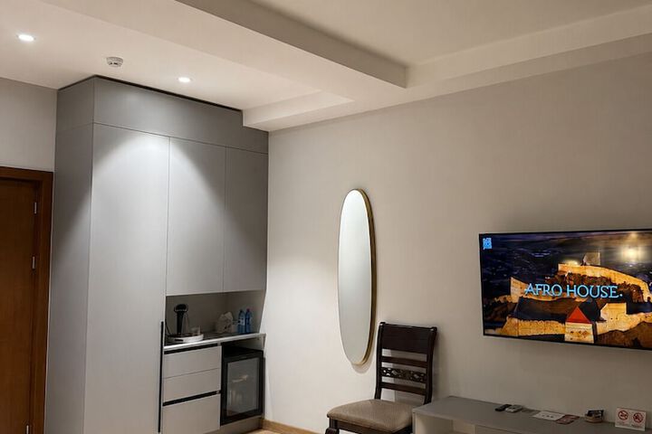 Room 21 of 36