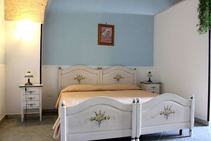 Room 3 of 63