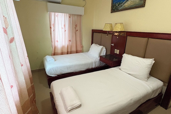 Room 6 of 31