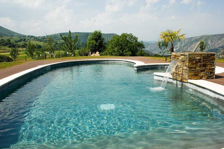 Pool 39 of 75
