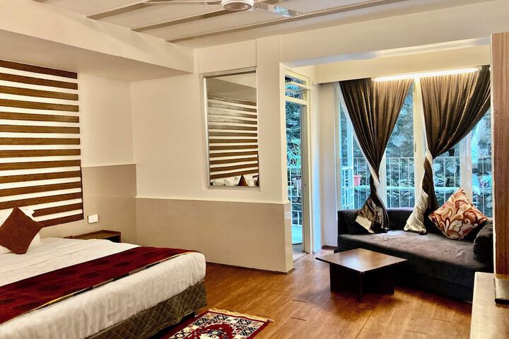Room 43 of 61