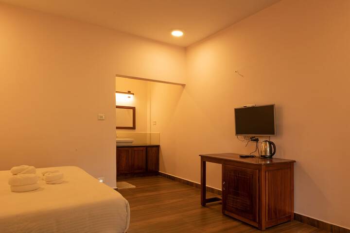 Room 8 of 50