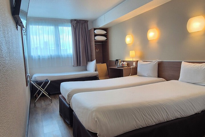 Room 9 of 46