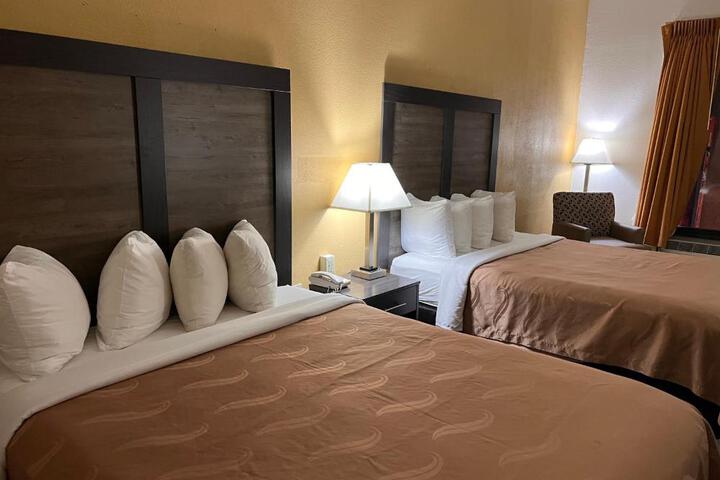 1 King Bed