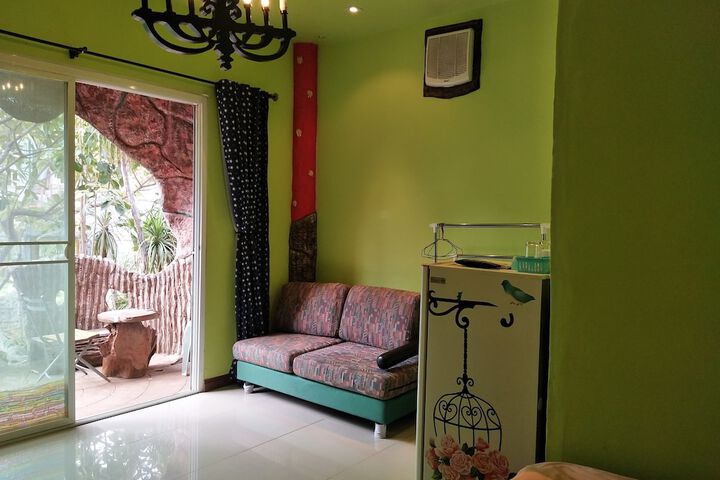 Room 12 of 15