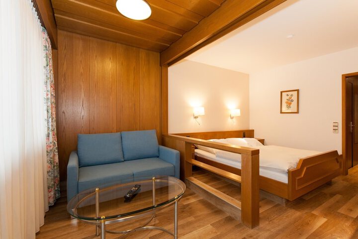 Room 30 of 140