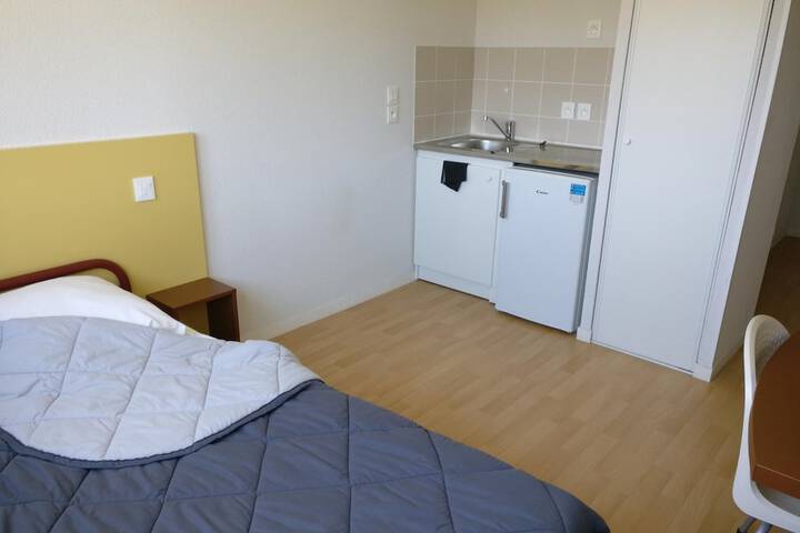 Room 10 of 26