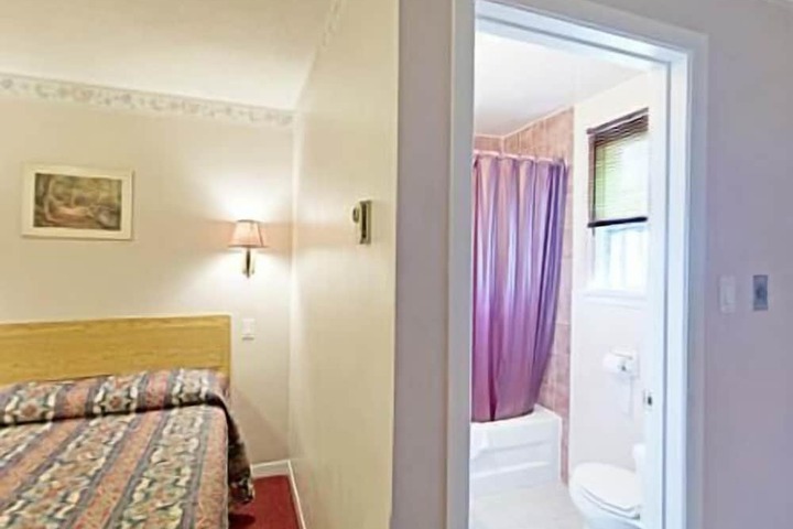 Room 6 of 14