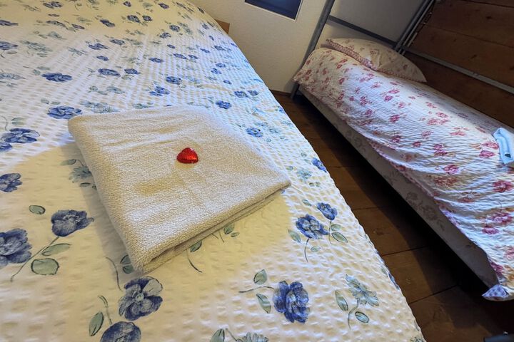 Room 4 of 11