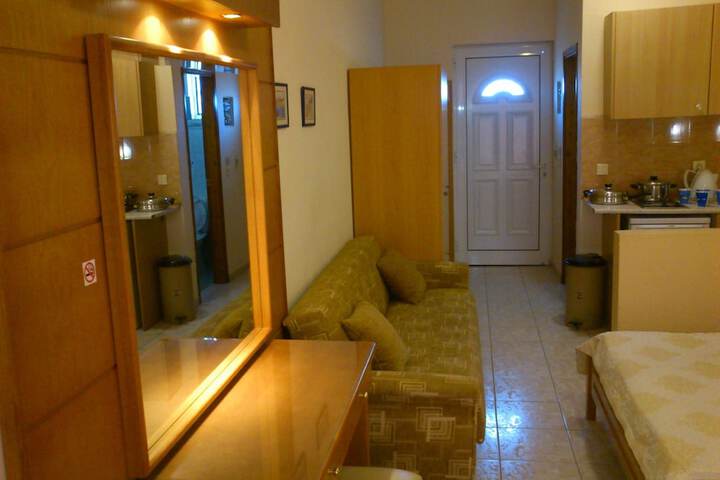 Room 16 of 44