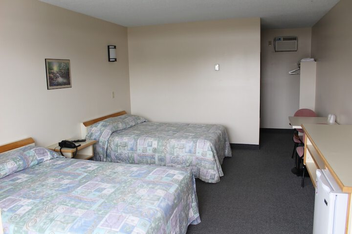 Room 6 of 28