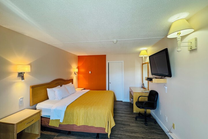 Room 9 of 49