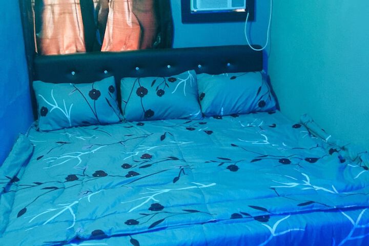 Room 4 of 15