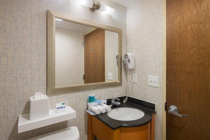 1 King Comm Mobility Accessible Roll Shower (1 of 11)