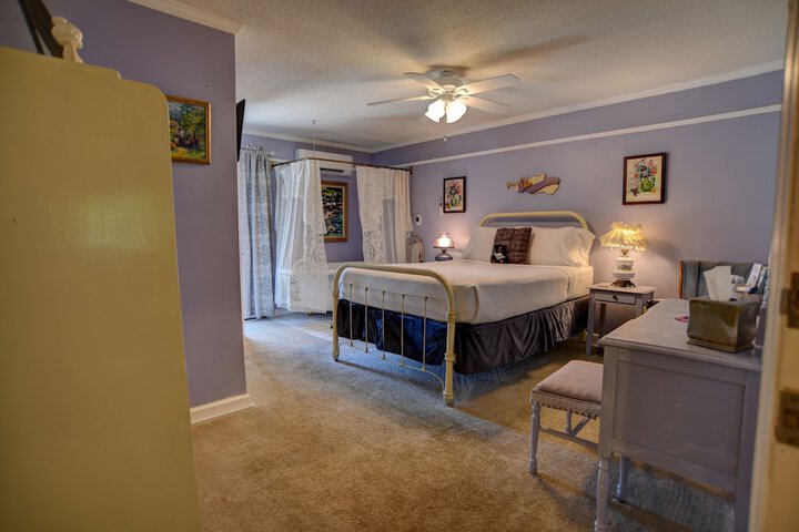 Room 54 of 96