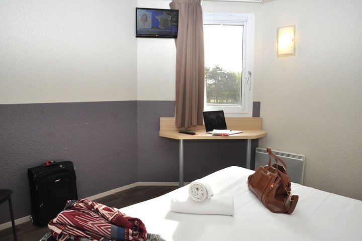 Room 13 of 37
