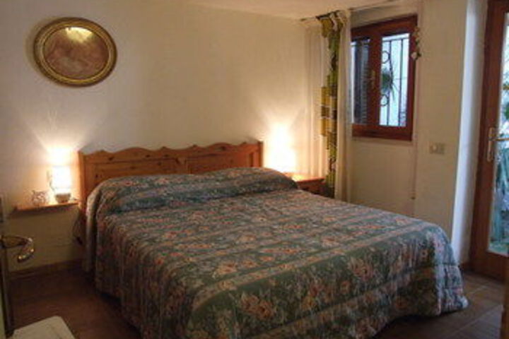 Room 12 of 42