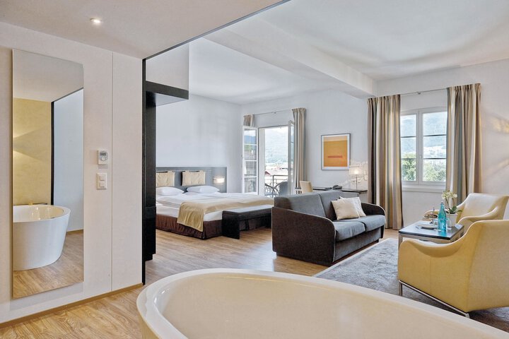 Room 40 of 94
