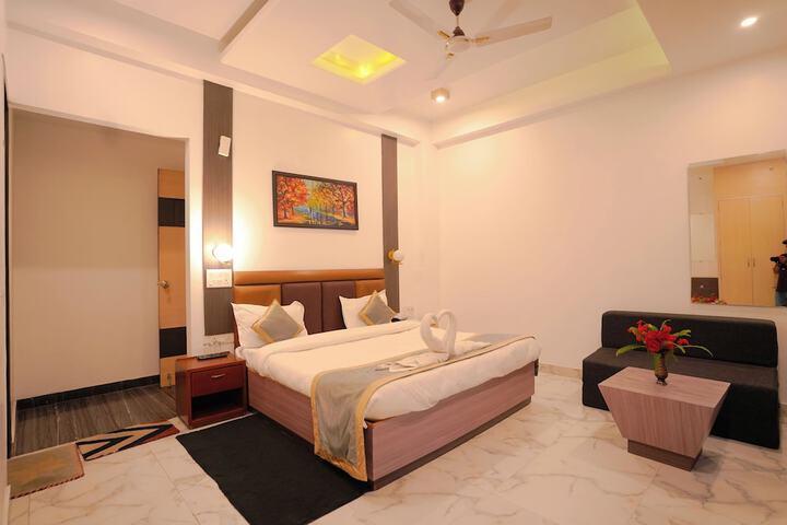 Room 27 of 60