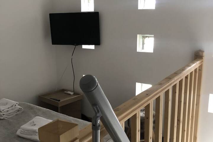 Room 15 of 32