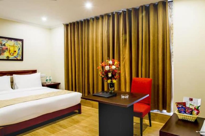 Room 5 of 11