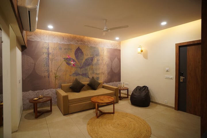 Room 18 of 32