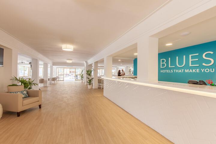 Entrance & Lobby