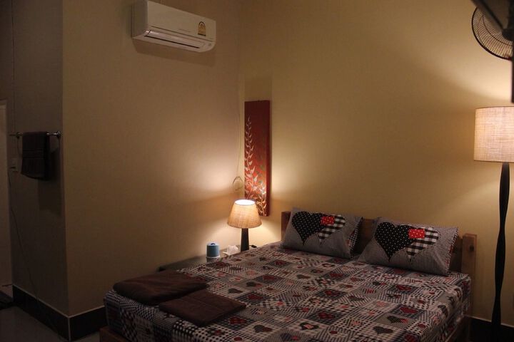 Room 3 of 32
