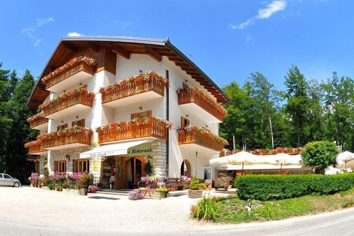 Hotel 11 of 11