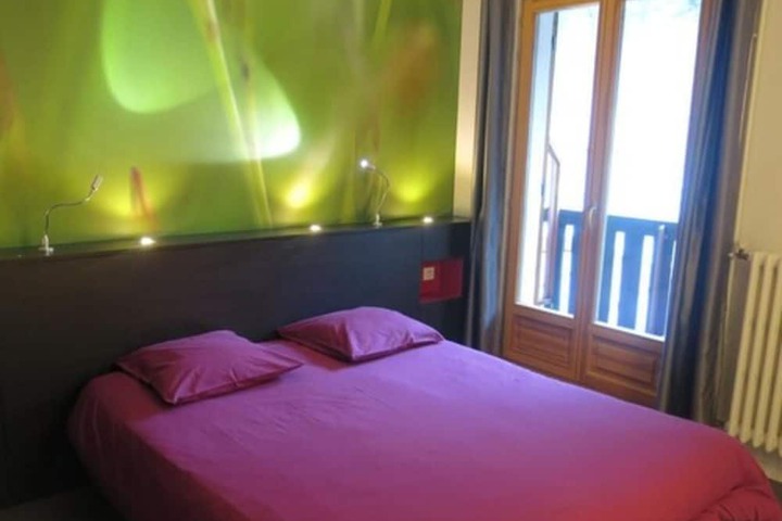 Room 6 of 35