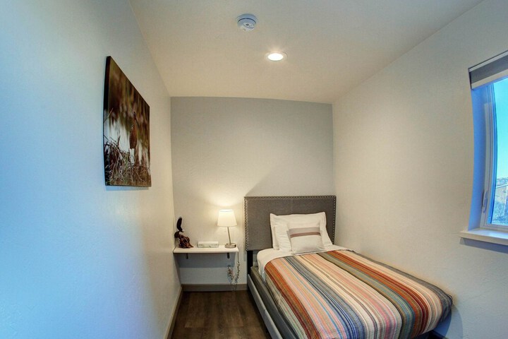 Room 90 of 184