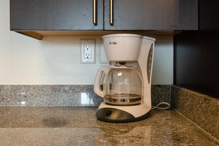 Breakfast/Coffee Service 84 of 118