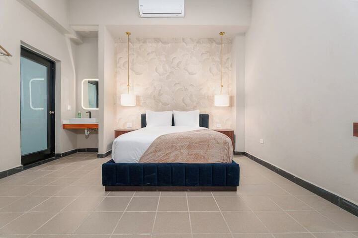 Room 7 of 32