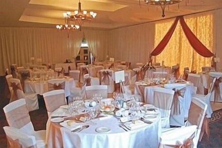 Ballroom/Hall 21 of 26