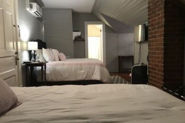 Room 40 of 49