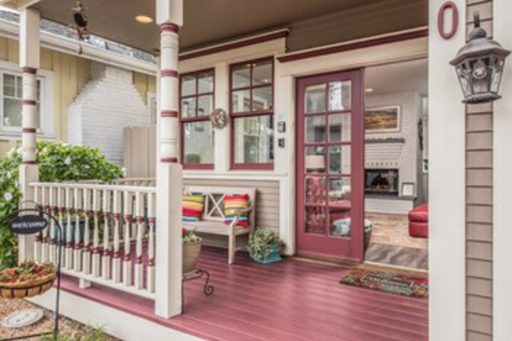Exterior of 3703 La Gloria Cottage-by-the-sea