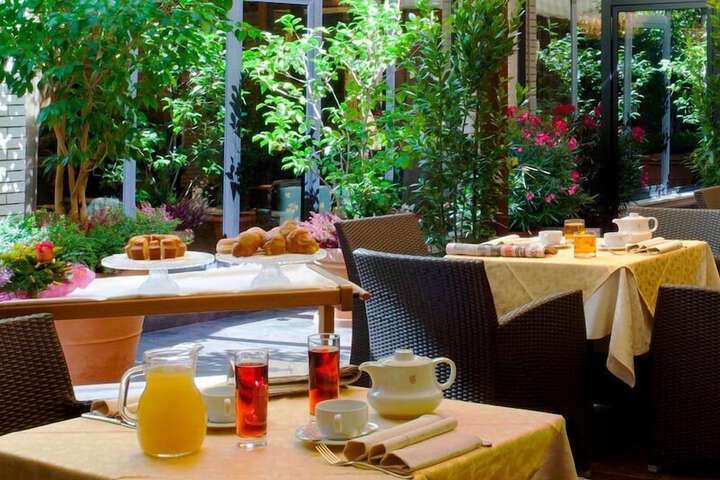 Breakfast area