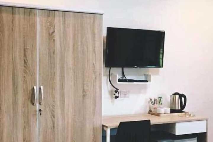 Room 18 of 66