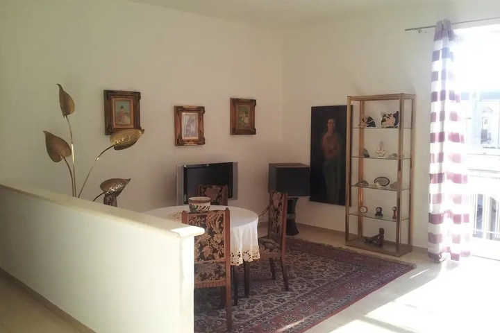 Room 7 of 11