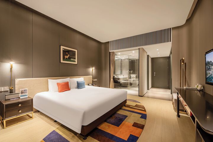 Room 46 of 86